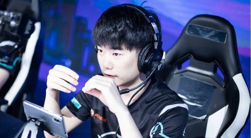 角落站死 角落站死